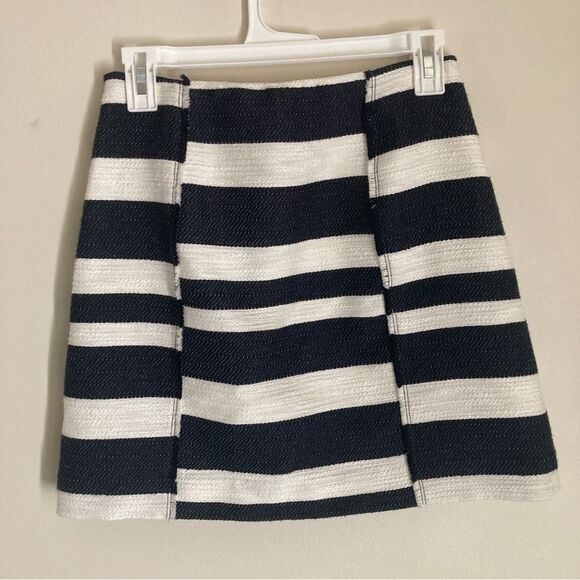 LOFT Women's 00 Navy and White Mini Skirt - Picture 4 of 7